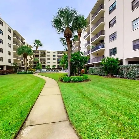 Golden Shores 407