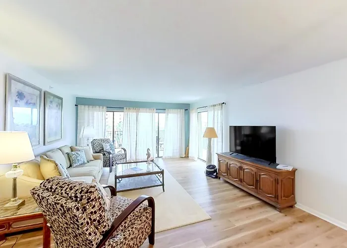 Golden Shores 407